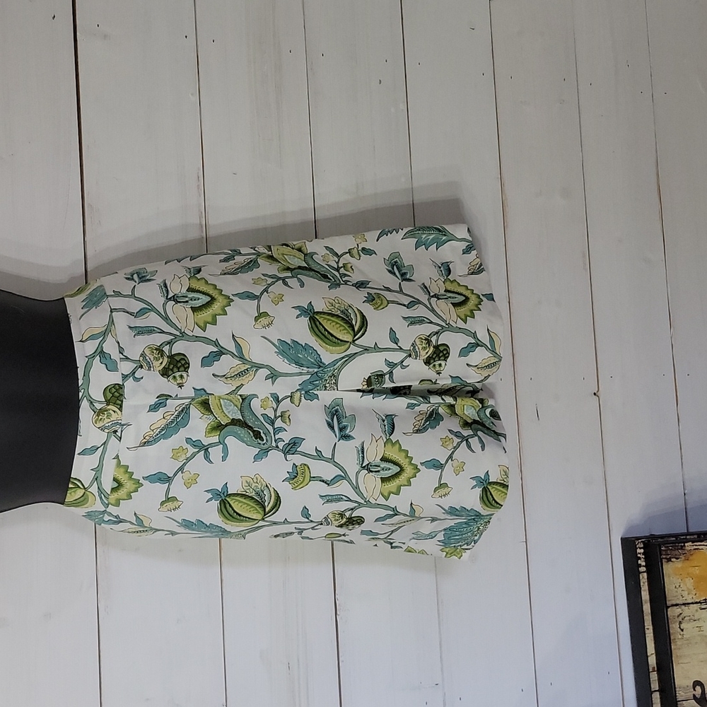 The Loft, Ann Taylor Size 2 petite blue and green floral skirt